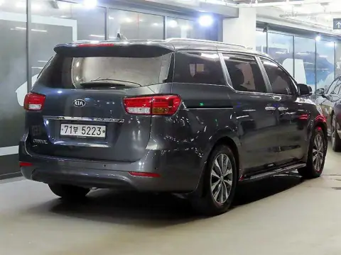 KNHMF37ABGS195633 — 2016 Kia Carnival, zdjęcie 4 z Encar, stan przed naprawą