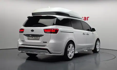 KNAMC81ABJS398137 — 2017 Kia Carnival, фото 2 з Encar, стан до ремонту