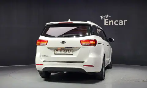 KNHMF37ABJS361275 — 2017 Kia Carnival, zdjęcie 4 z Encar, stan przed naprawą