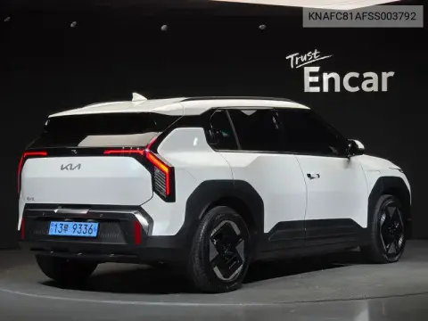 Ev3 Long Range 2Wd Earth VIN KNAFC81AFSS003792 фото 2