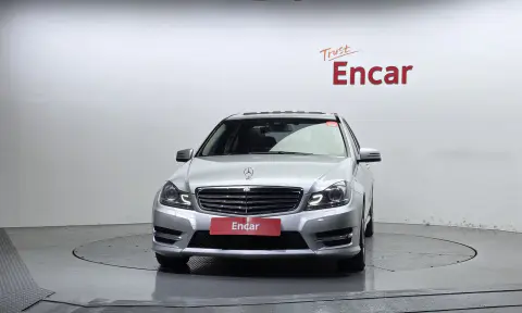 C-Class W204 C200 Cgi VIN WDDGF4JBXCA681759 фото 3