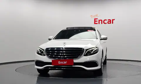 WDDZF4KB0HA160502 — 2017 Mercedes, photo 2 from Encar, condition before repair