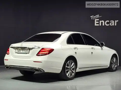 WDDZF4KB0KA505972 — 2018 Mercedes, zdjęcie 2 z Encar, stan przed naprawą