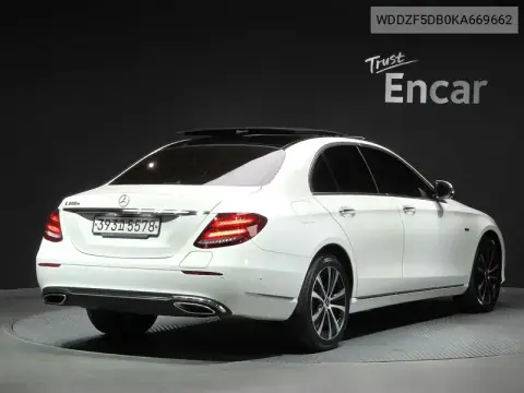 E-Class W213 E300E Exclusive VIN WDDZF5DB0KA669662 фото 2