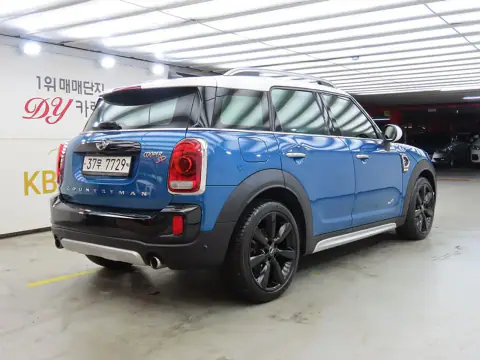 WMWYU5109J3D22090 — 2018 MINI, photo 4 from Encar, condition before repair