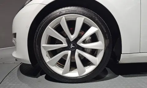 Model 3 Long-Range Awd VIN 5YJ3E1EB8LF725656 фото 4