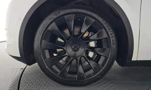 Model Y Long-Range Awd VIN 5YJYGDEE5MF168296 фото 4