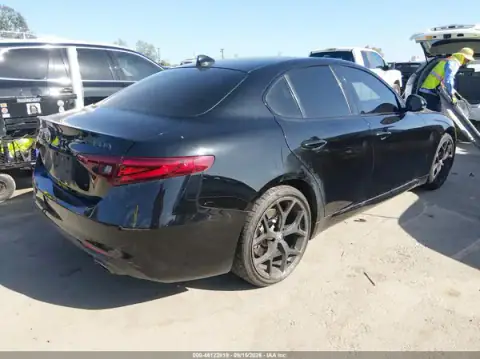 ZARFAMBN8M7649491 — 2021 Alfa Romeo Giulia, фото 4 з IAAI, Задня частина зліва