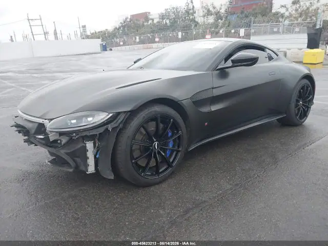 2020 Aston Martin Vantage VIN SCFSMGAW8LGN03880 фото 2