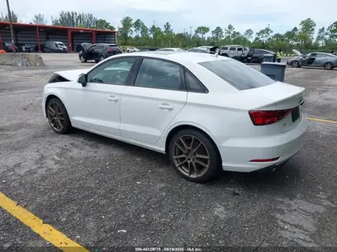 WAUAUGFFXJ1026580 — 2018 Audi A3, zdjęcie 3 z IAAI, Przód