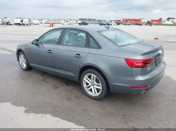 WAUANAF40HN012375 — 2017 Audi A4, photo 3 from IAAI, Right side