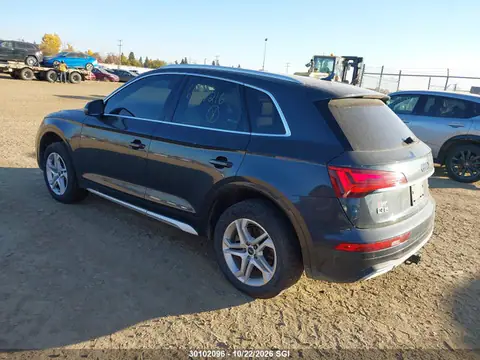 WA1AAAFY4M2066964 — 2021 Audi Q5 Premium, zdjęcie 3 z IAAI 28.10.2026, Prawy przód