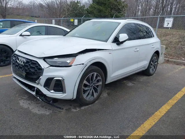 WA1EAAFY6M2056471 — 2021 Audi Q5, photo 2 from IAAI 29.09.2026, Front end