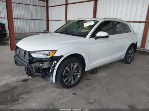 WA1BAAFY7M2083567 — 2021 Audi Q5, фото 2 з IAAI 18.10.2026, Передня й задня частини