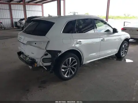 WA1BAAFY7M2083567 — 2021 Audi Q5, фото 4 з IAAI 18.10.2026, Передня й задня частини