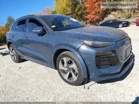 WA124BGF7SA051070 — 2025 Audi Q6 E-Tron, передняя часть слева, фото до ремонта