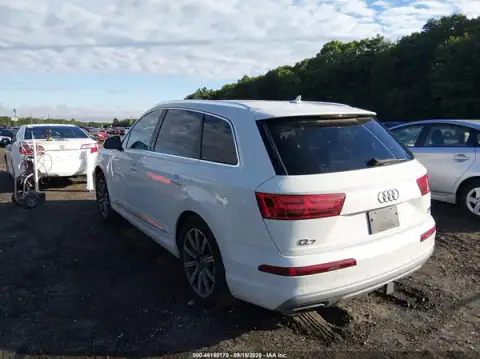 WA1LAAF7XHD025720 — 2017 Audi Q7, фото 3 з IAAI, Передня частина справа