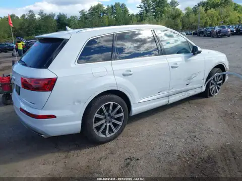 WA1LHAF79HD040513 — 2017 Audi Q7, фото 4 с аукциона IAAI, правый бок