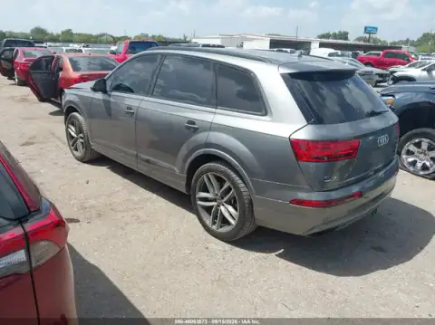 WA1VAAF74JD011245 — 2018 Audi Q7, zdjęcie 3 z IAAI, Przód