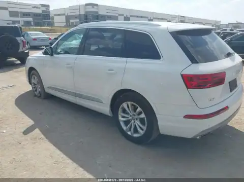 WA1LAAF79KD044105 — 2019 Audi Q7, ფოტო 3, IAAI, წინა მარჯვენა ნაწილი