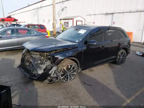 WA1LXAF72LD001614 — 2020 Audi Q7, foto 2 de IAAI, Parte delantera y trasera