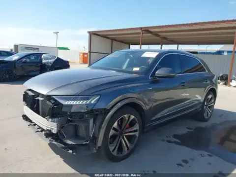 WA1EVAF14LD006999 — 2020 Audi Q8, фото 2 з IAAI, Правий бік