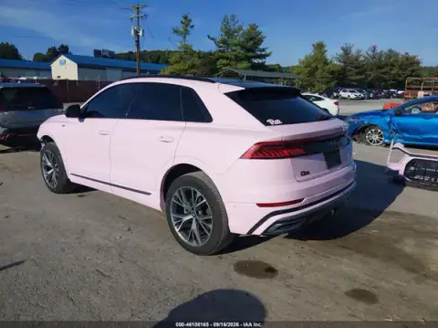 WA1EVAF14MD028308 — 2021 Audi Q8, ფოტო 3, IAAI, წინა ნაწილი