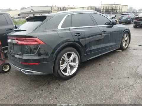 WA1CVBF1XPD037449 — 2023 Audi Q8, фото 4 с аукциона IAAI, левый бок