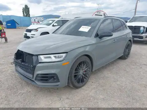 WA1C4AFY2L2091697 — 2020 Audi SQ5, фото 2 з IAAI, Передня частина
