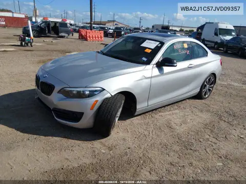 WBA2J1C57JVD09357 — 2018 BMW 2ER, foto 2 de IAAI, Delantera izquierda