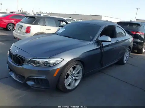 WBA2J5C54KVC07927 — 2019 BMW 2ER, photo 2 from IAAI, Right front