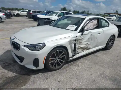 3MW23CM09S8F63002 — 2025 BMW 2ER, фото 2 с аукциона IAAI, левый бок