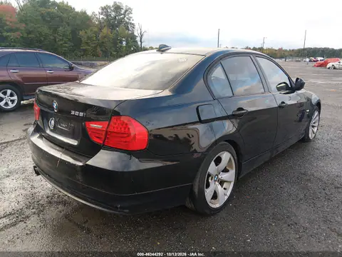 WBAPK7C56BA972205 — 2011 BMW 3ER, фото 4 с аукциона IAAI 21.10.2026, Естественный износ