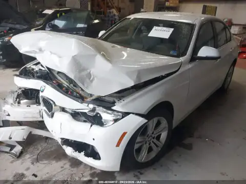 WBA8D9G36HNU65213 — 2017 BMW 3ER, zdjęcie 2 z IAAI, Przód