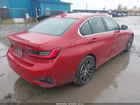 3MW5R7J01M8C15141 — 2021 BMW 3ER, zdjęcie 4 z IAAI, Pożar silnika