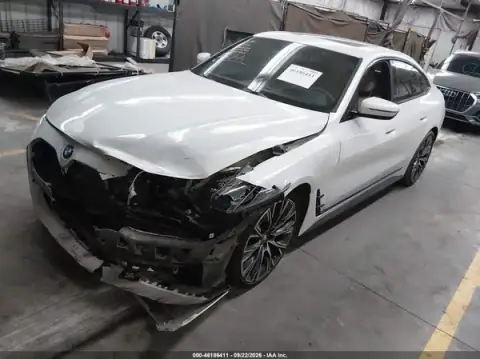 WBA63AV09NFM76202 — 2022 BMW 4ER, фото 2 з IAAI, Передня частина