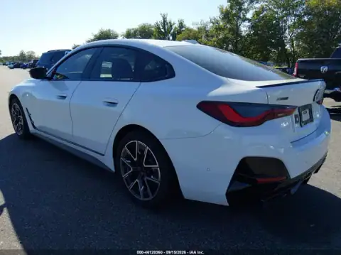 WBA13AW06PFN82425 — 2023 BMW 4ER, foto 3 de IAAI, Inundación