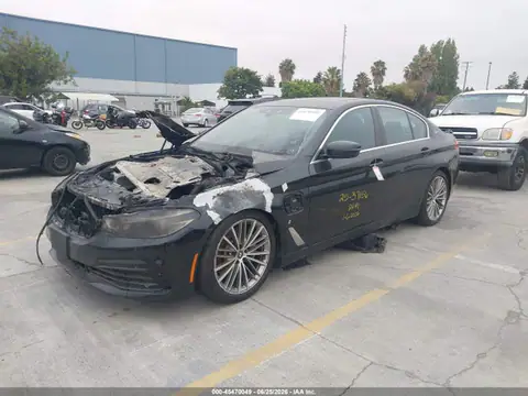 WBAJA9C5XKB393314 — 2019 BMW 530E Iperformance, foto 2 de IAAI 26.10.2026, Incendio del motor