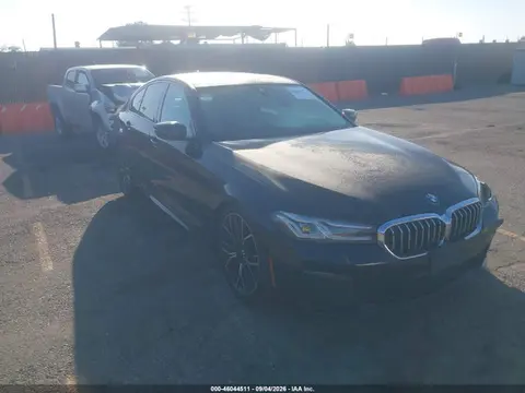 WBA13AG0XMCF12649 — 2021 BMW 530E, Передняя часть слева (Left Front), фото до ремонта