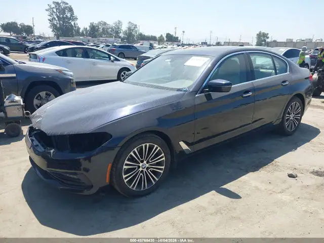 WBAJE5C32HG477960 — 2017 BMW 540I, photo 2 from IAAI 30.09.2026, Front end