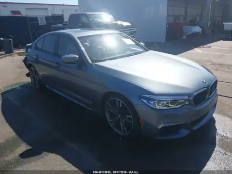 WBAJB9C58KB464765 — 2019 BMW 5ER, Lado derecho (Right Side), fotos antes de reparar