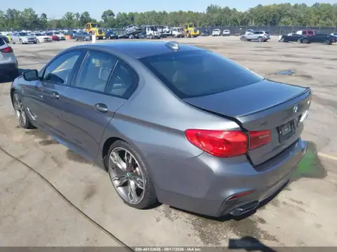 WBAJB9C58KB464765 — 2019 BMW 5ER, фото 3 с аукциона IAAI, правый бок