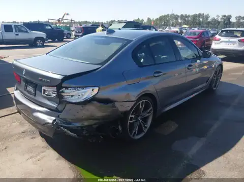 WBAJB9C58KB464765 — 2019 BMW 5ER, фото 4 с аукциона IAAI, правый бок