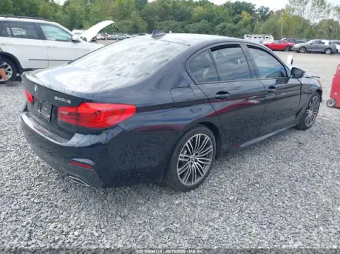 WBAJS3C05LCE12199 — 2020 BMW 5ER, foto 4 de IAAI, Parte delantera