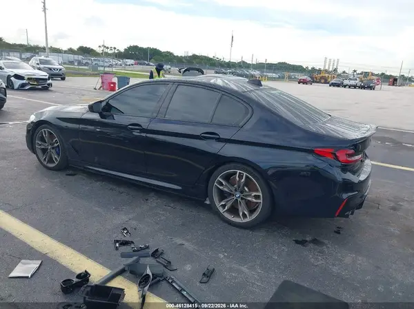 WBAJS7C02LBN96124 — 2020 BMW 5ER, фото 3 с аукциона IAAI, Подтопление