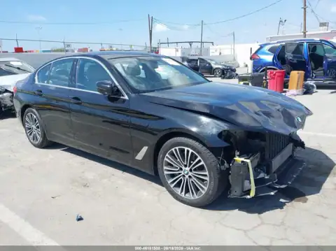 WBAJS3C01LWW62163 — 2020 BMW 5ER, Przód (Front End), zdjęć przed naprawą