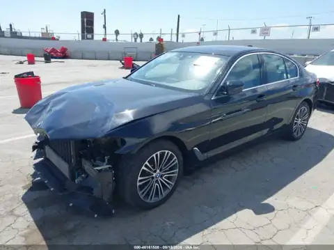 WBAJS3C01LWW62163 — 2020 BMW 5ER, photo 2 from IAAI, Front end