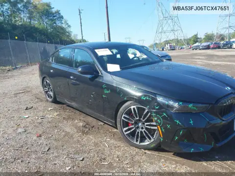 WBA53FJ06TCX47651 — 2026 BMW 5ER, фото 2 с аукциона IAAI, Передняя часть