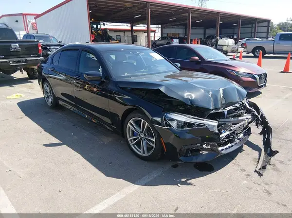 WBA7F2C32HG422768 — 2017 BMW 7ER, Передняя часть (Front End), фото до ремонта