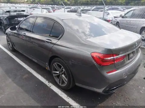 WBA7F2C55JG424876 — 2018 BMW 7ER, photo 3 from IAAI, Not reported